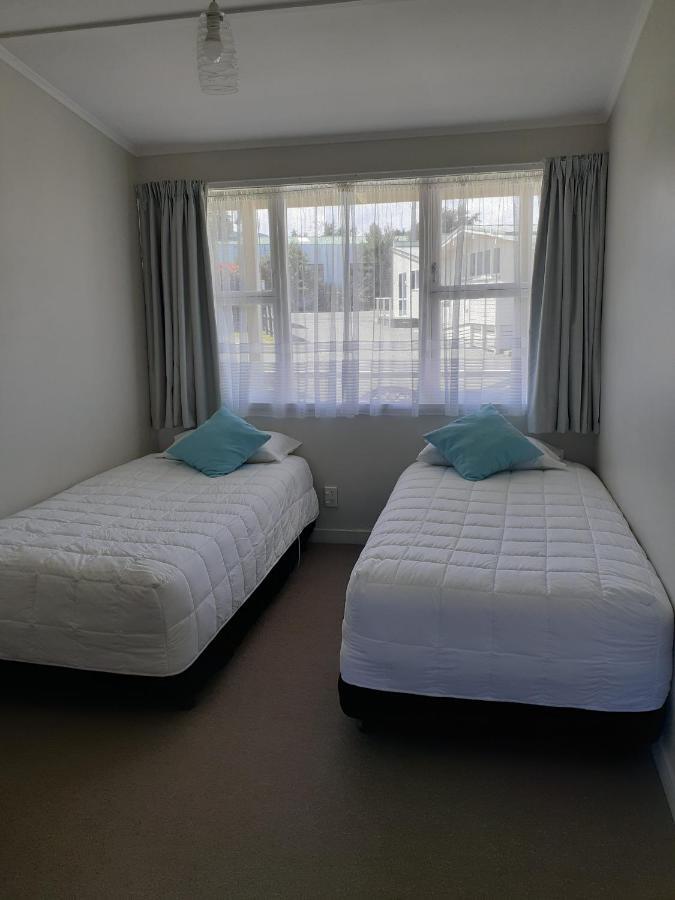 Featherston Motels And Camping ภายนอก รูปภาพ