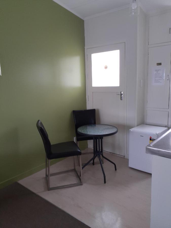 Featherston Motels And Camping ภายนอก รูปภาพ