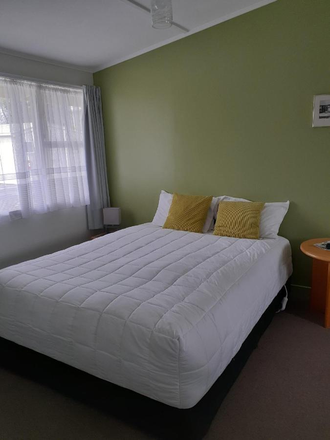 Featherston Motels And Camping ภายนอก รูปภาพ